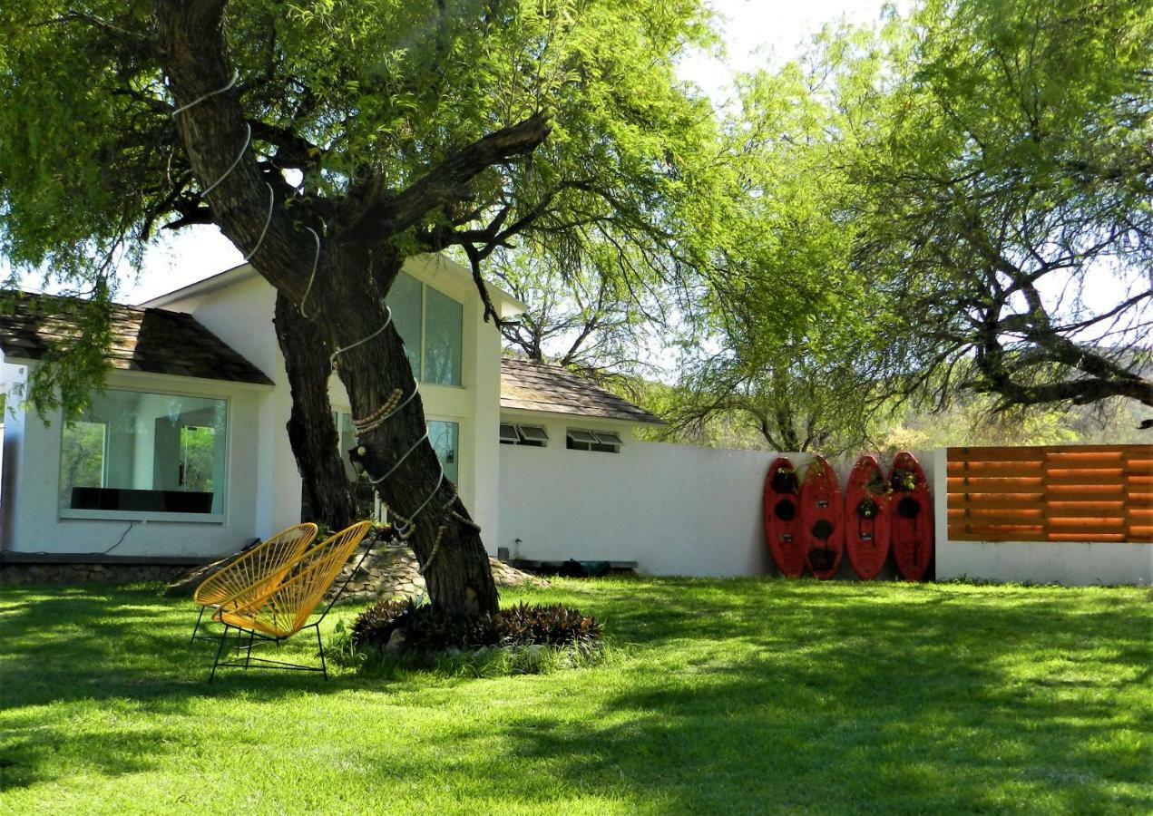 Hotel Los Lirios Río Verde Exterior photo