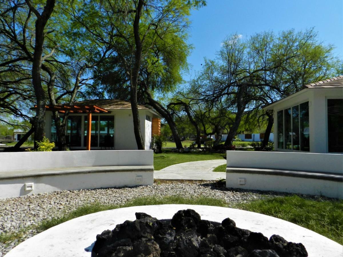 Hotel Los Lirios Río Verde Exterior photo